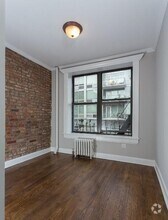 Building Photo - 432 E 13th St