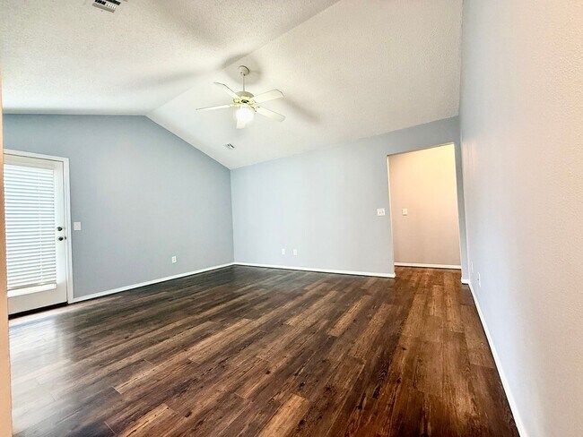 Foto del edificio - ***3102 NE 12th Street***