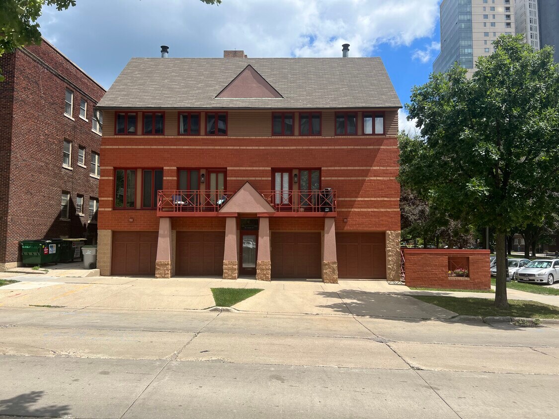 Primary Photo - 904 N Cass St