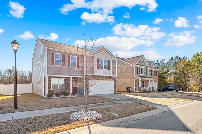 Building Photo - 4015 Meadow Green Dr