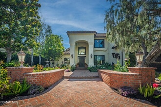 Building Photo - 2612 Yellowwood Dr