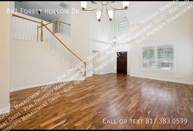 Building Photo - 841 Forest Hollow Dr