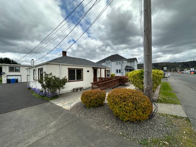 Foto del edificio - 15415 Main St E