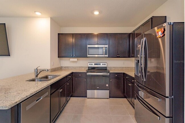 Foto del edificio - 2407 Ribbon Fall Ave