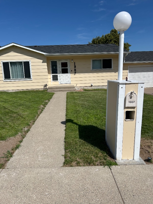 Primary Photo - 1307 3rd West Hill Dr