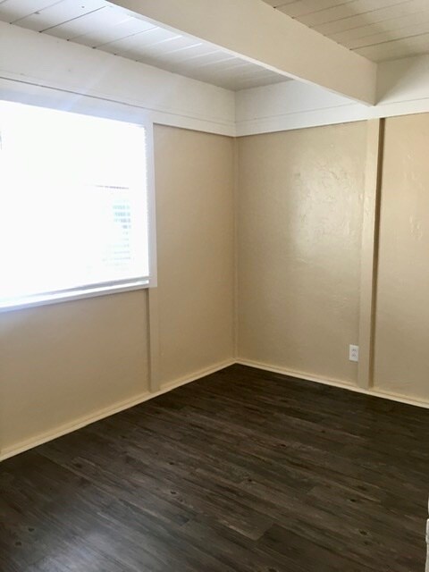 Building Photo - 3923 Hortensia St