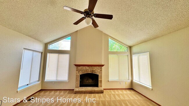 Building Photo - 3 br, 2.5 bath House - 5546 S. Ireland Street