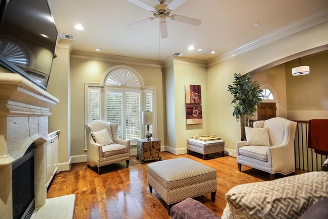 Building Photo - 44 Waterway Ct