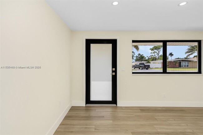 Foto del edificio - 11390 Heidi Lee Ln