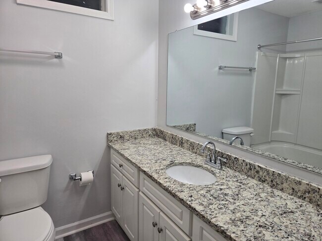 Foto del edificio - 4580 Hickory Dr