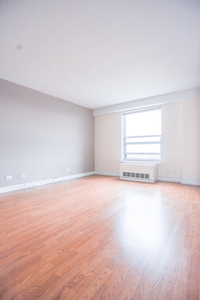 Foto del edificio - 4500 N Winchester Ave