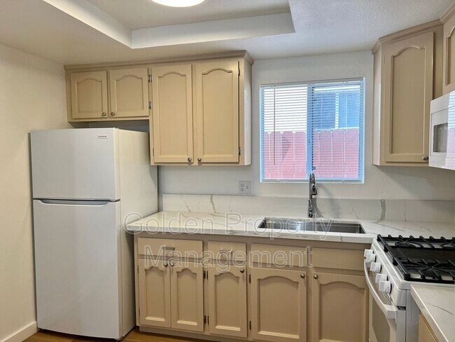 Building Photo - 248 Orange Ave