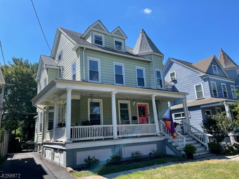 Primary Photo - 195 Walnut St