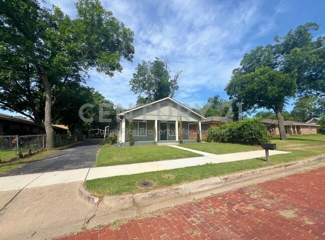 Building Photo - 450 Everett Ave