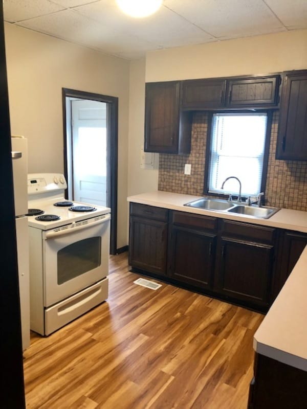 Foto del edificio - 518 W 13th Ave