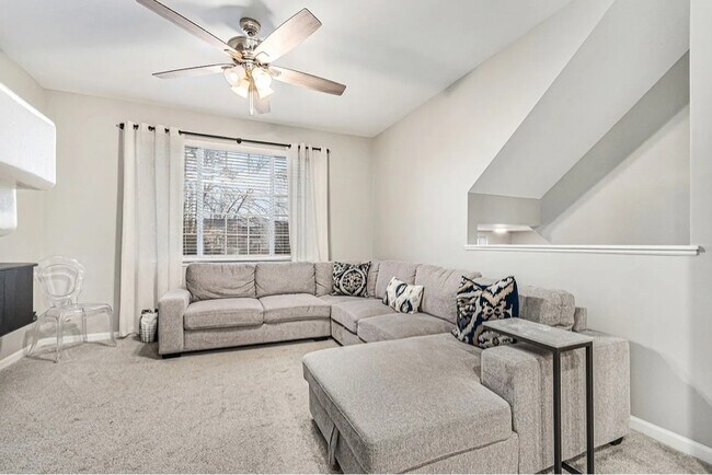 Foto del edificio - 4325 Savoy Ln