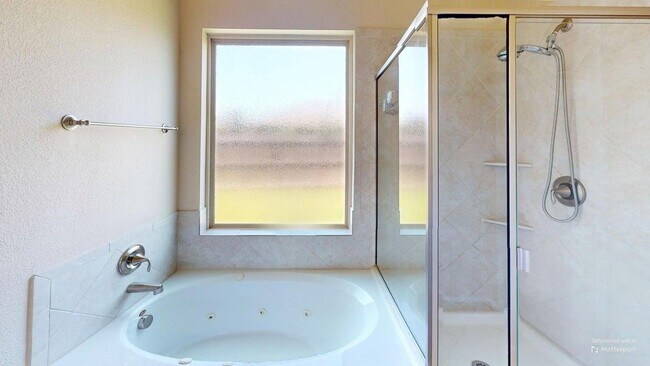 Foto del edificio - 400 Plum Ct