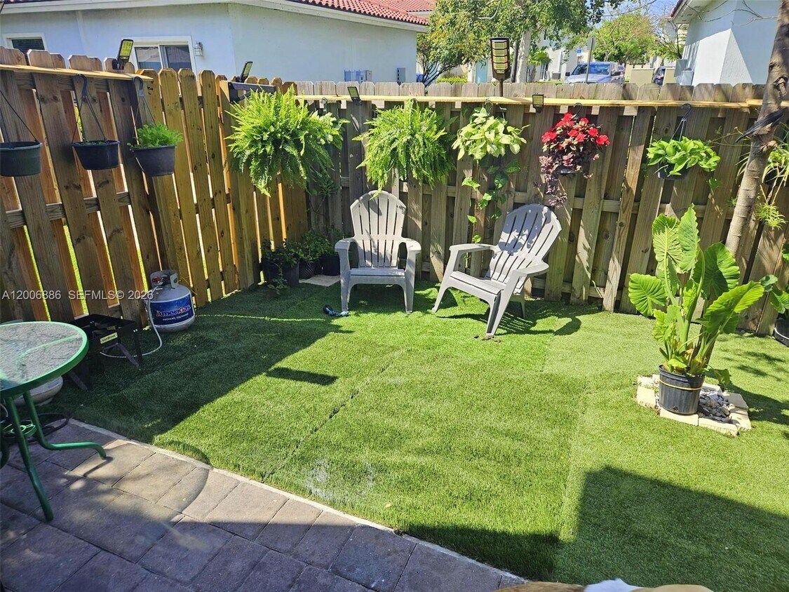 Foto del edificio - 501 NE 1st St