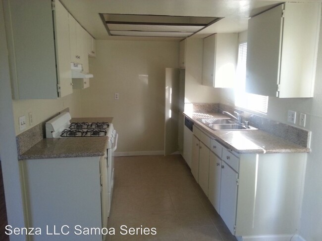 Building Photo - 10243 Samoa Ave