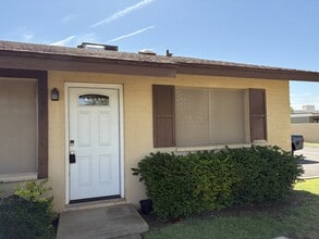 Building Photo - 2501 N 22nd Dr