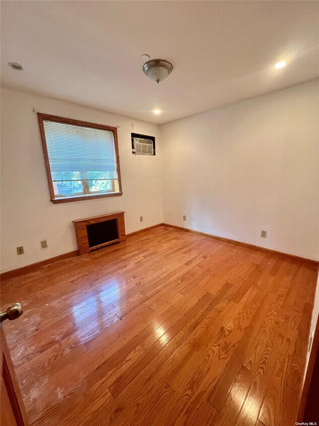 Foto del edificio - 135-18 Elder Ave