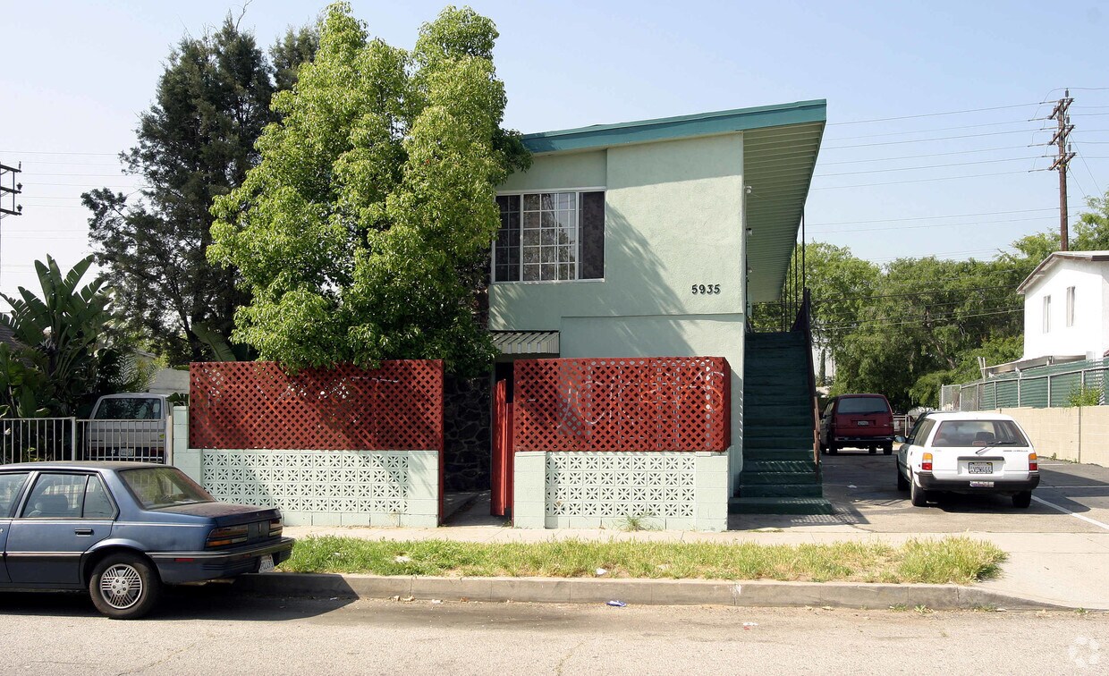 Foto del edificio - 5935 Whitnall Hwy