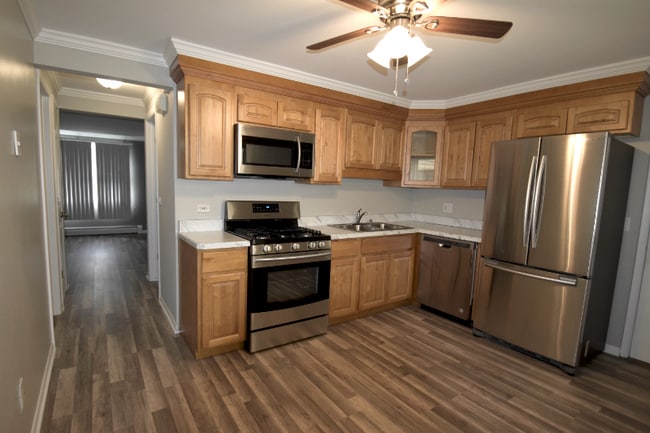 Photo - 1469 Ashland Ave Apartment