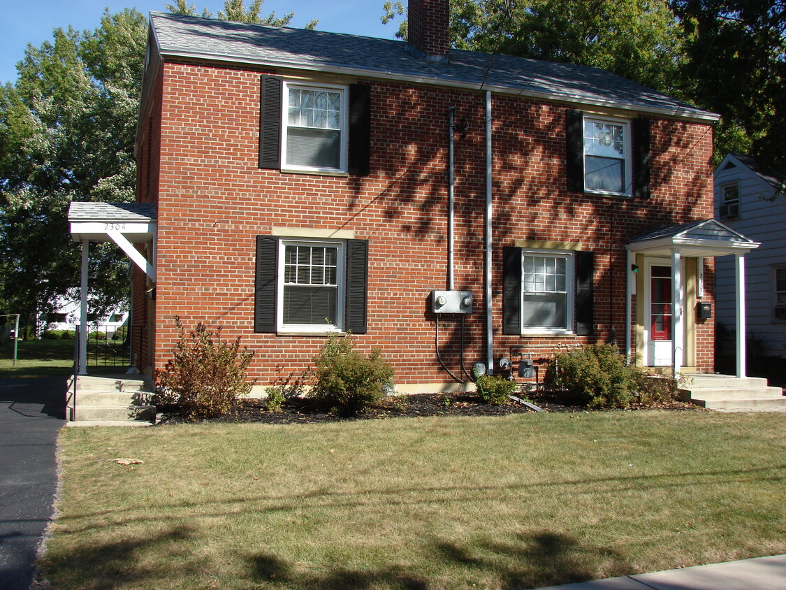 Primary Photo - 2302 Lakewood Ave