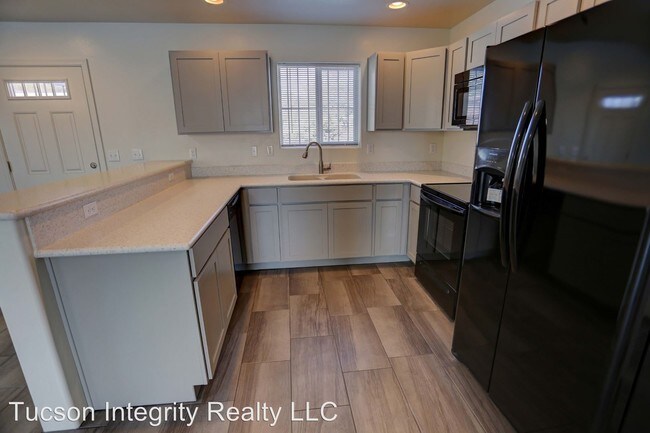 Foto del edificio - 8 br, 6 bath Room For Rent - 836 E 6th Street