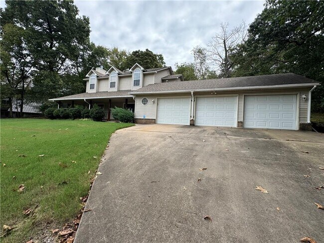 Foto del edificio - 13830 Canterbury Ln