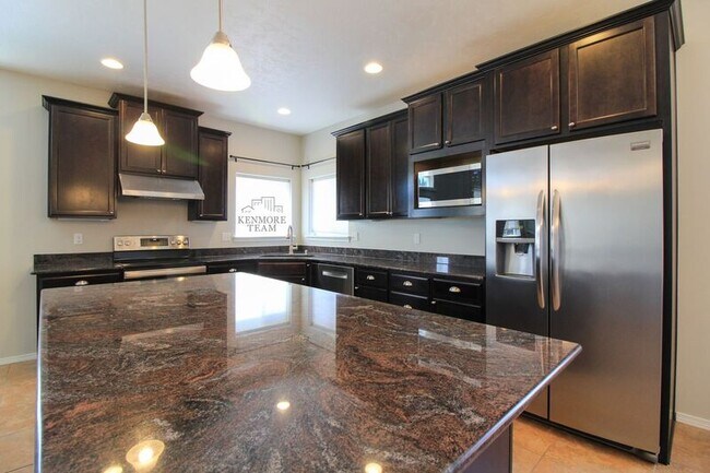 Foto del edificio - 727 Pinnacle Dr