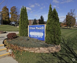 Park Plaza Apartments photo'