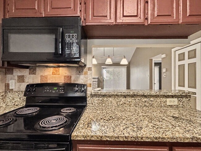 Foto del edificio - 12446 Starcrest Dr