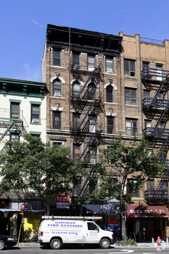 1073 ¡Primer ¡alejado - 1073 1st Ave