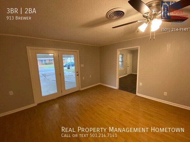 Foto del edificio - Beautiful Newly Renovated 3-bedroom 2-bath...