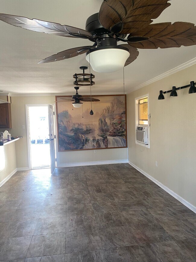 Foto del edificio - 1208 Mercury Ave