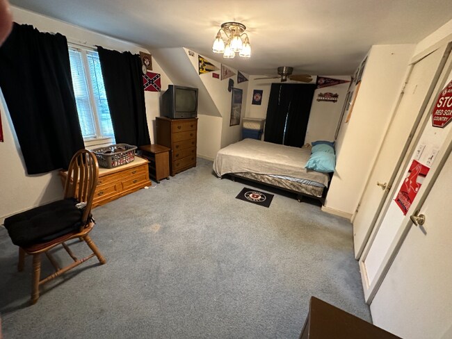 Building Photo - 20 Pine Knob Dr