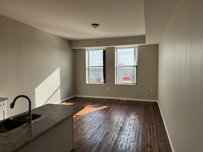 Foto del edificio - 712 12th St