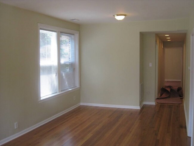 Foto del edificio - 3638 W Diversey Ave