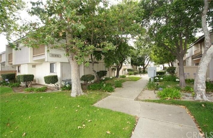 Primary Photo - 1105 W Cypress Ave
