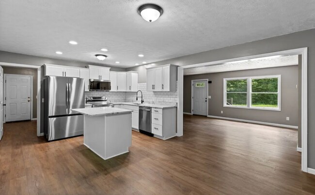 Foto del edificio - 480 Boone Hedges Rd