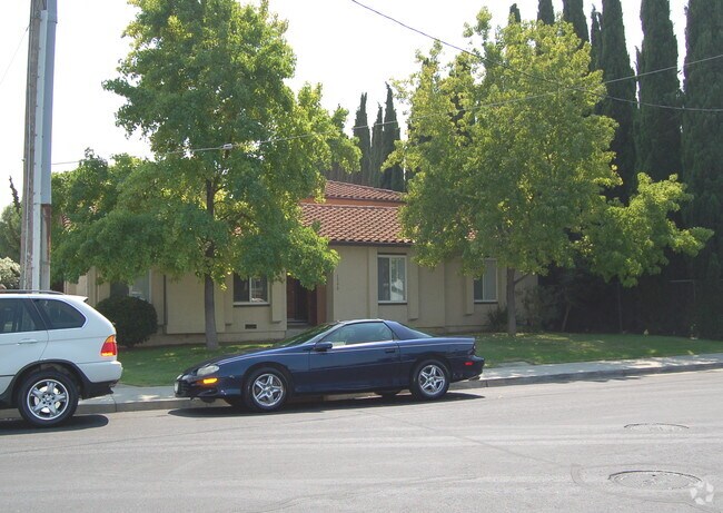 Foto del edificio - 1390 Jonathan St