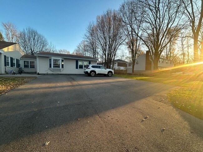 Building Photo - 183 E Main St