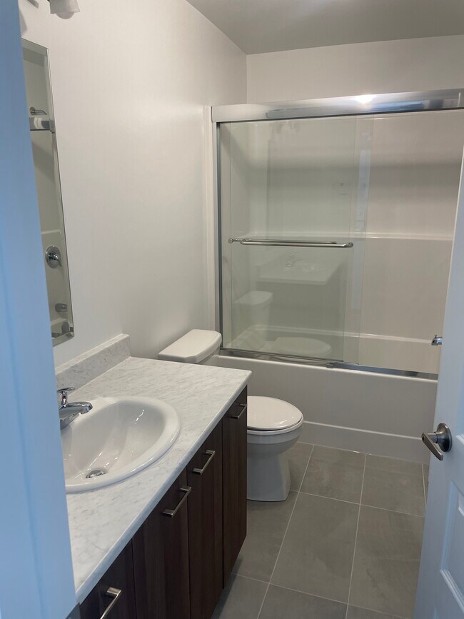 Building Photo - 2971 Rue Saint-Louis