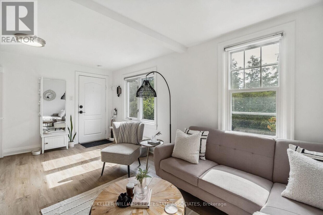 Photo principale - 1182-1182 Linbrook Rd