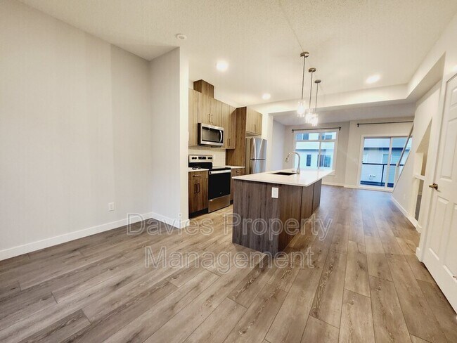 Photo du bâtiment - 804 Welsh Dr SW