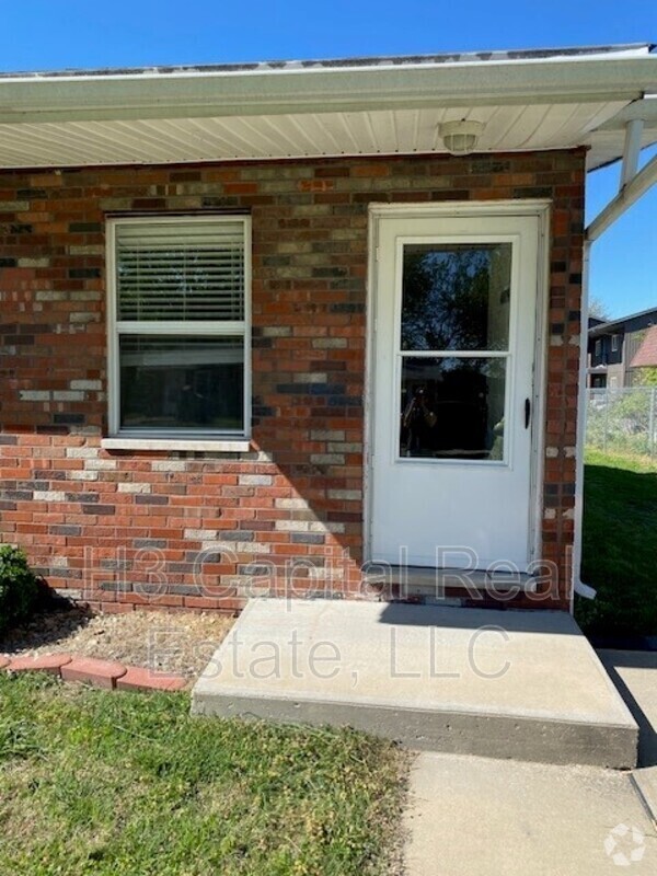 Building Photo - 4079 Bruene Ave