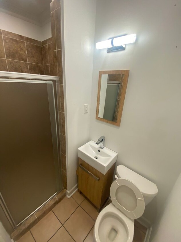 Primary Photo - 3 BR/2 BA Apartment above Hyman's Seafood ...