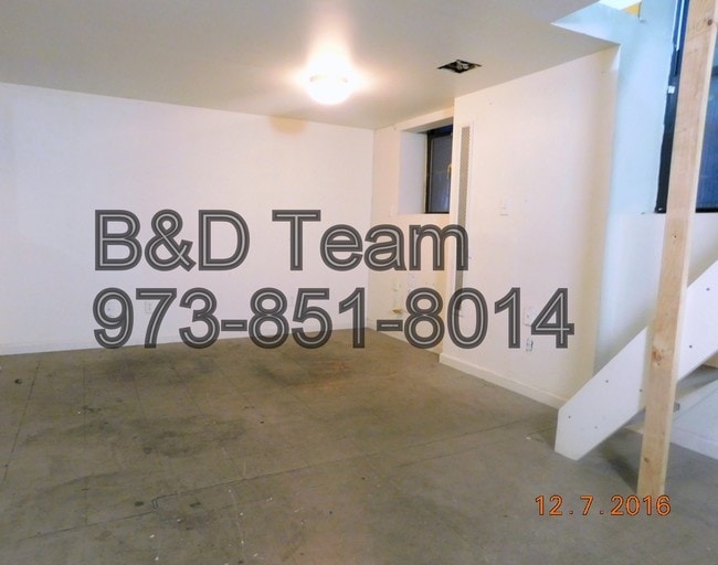 Interior Photo - 369 Broome St