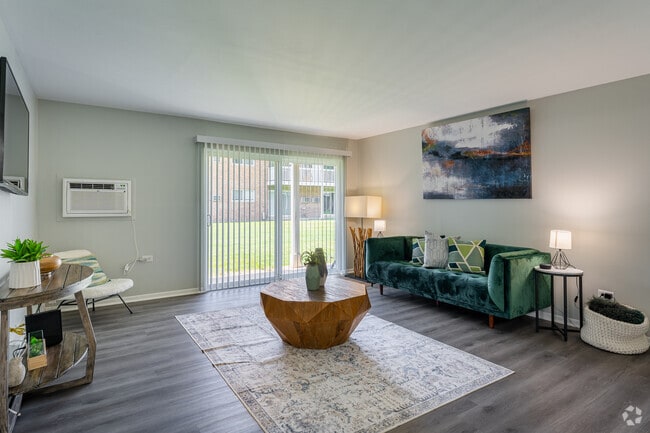 1BR, 1BA - 800SF - The Preserve at Woodfield